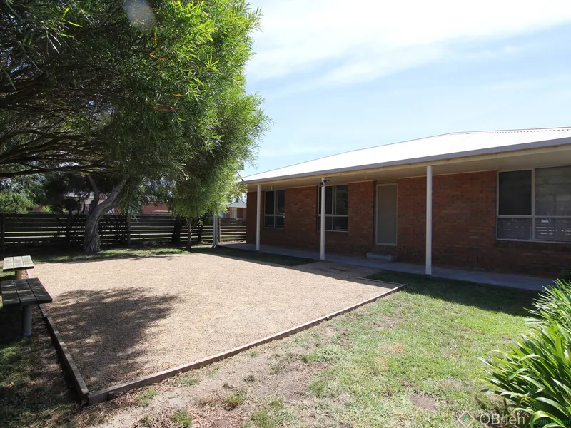 Great Location in Surf Beach-Includes Solar Panels, in the bathroom with shower include hip bath,  with the enclosed yard compact easy maintenance.