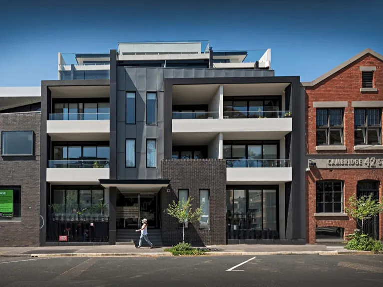 FULLY FURNISHED APARTMENT IN HEART OF COLLINGWOOD