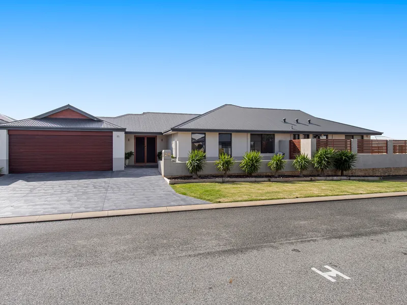 WELL PRESENTED FAMILY HOME IN SOUGHT AFTER TUART RIDGE