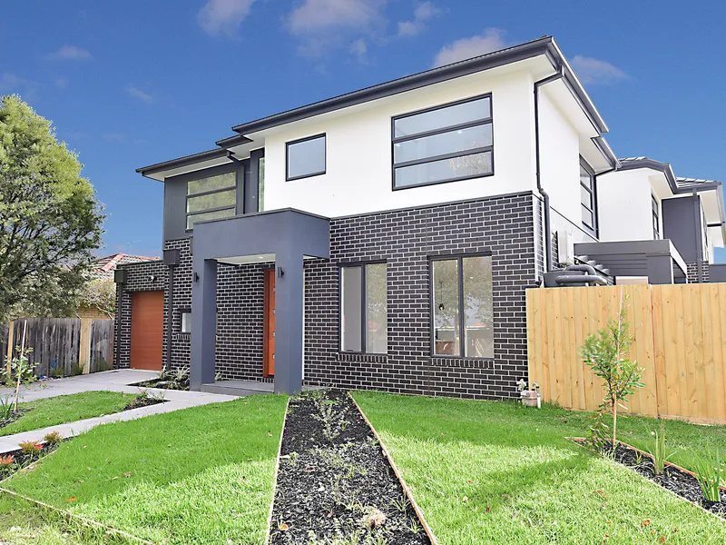 LUXURY CAREFREE LIVING