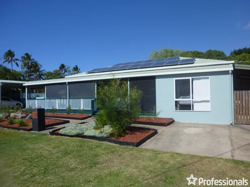 Walk to Sand and Sea at Bucasia Beach!