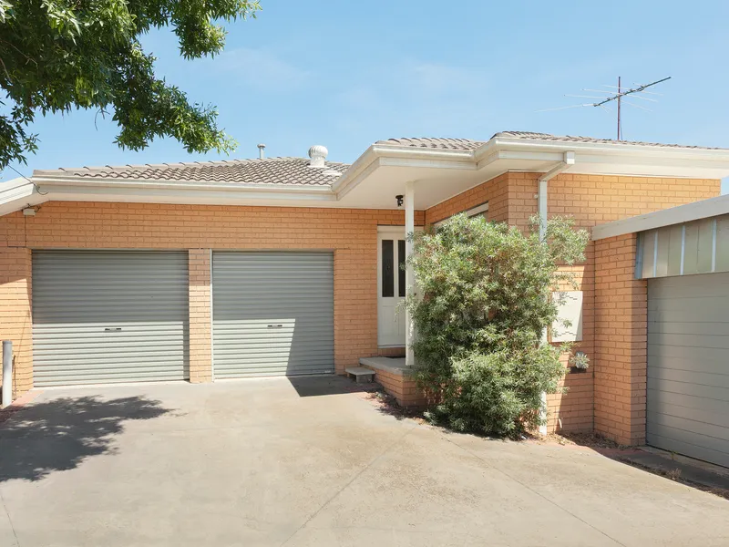 Cosy 3 Bedroom Unit In A Fantastic Location