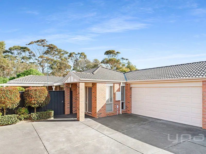 NEAT SINGLE LEVEL LIVING CLOSE TO THE BEACH