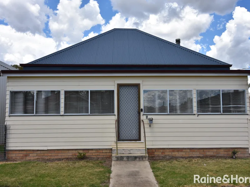 5 - 7 Post Office Street, Emmaville