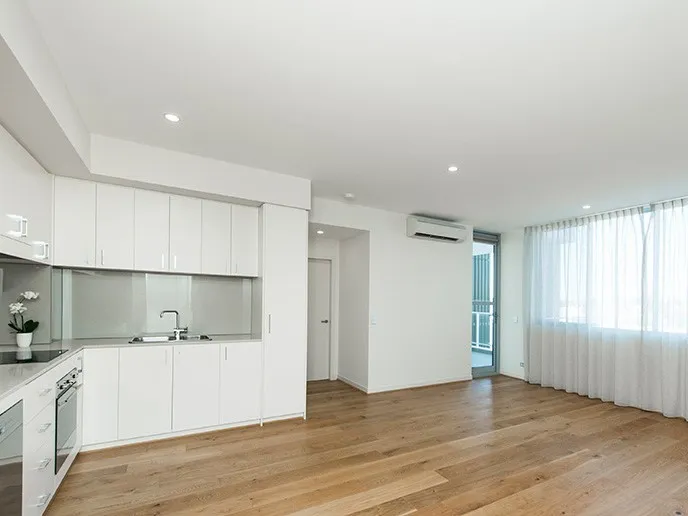 UNFURNISHED 2 BEDROOMS, 2 BATHROOMS