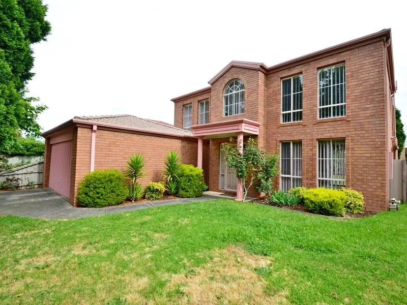 TRANQUIL FAMILY RESIDENCE CLOSE TO AMENITIES