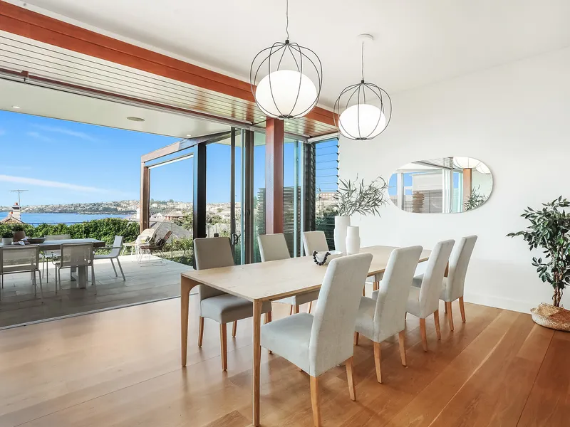 Beachside luxury with a spectacular ocean backdrop