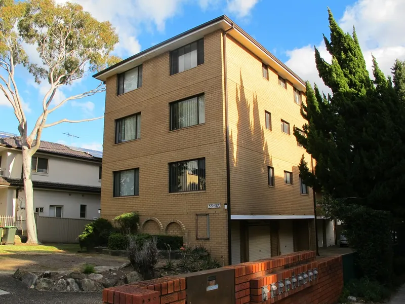 2 Bedroom Unit in a Quiet Block