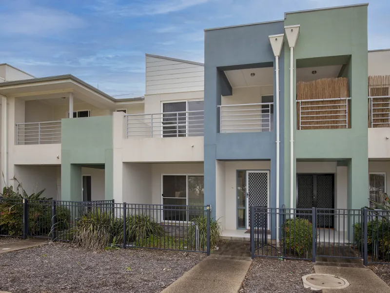 Spacious Townhouse Living At It's Best !