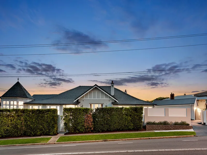 An Iconic Mansion Offering Contemporary Luxury