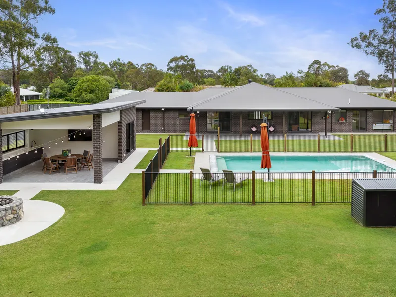 Modern Acreage Living - 15 minutes to Noosaville