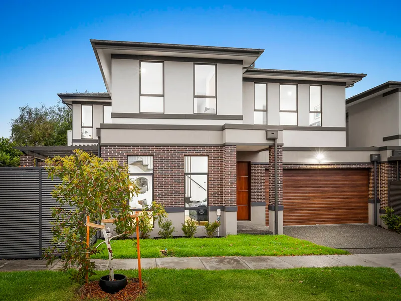 Contemporary class in the college zone