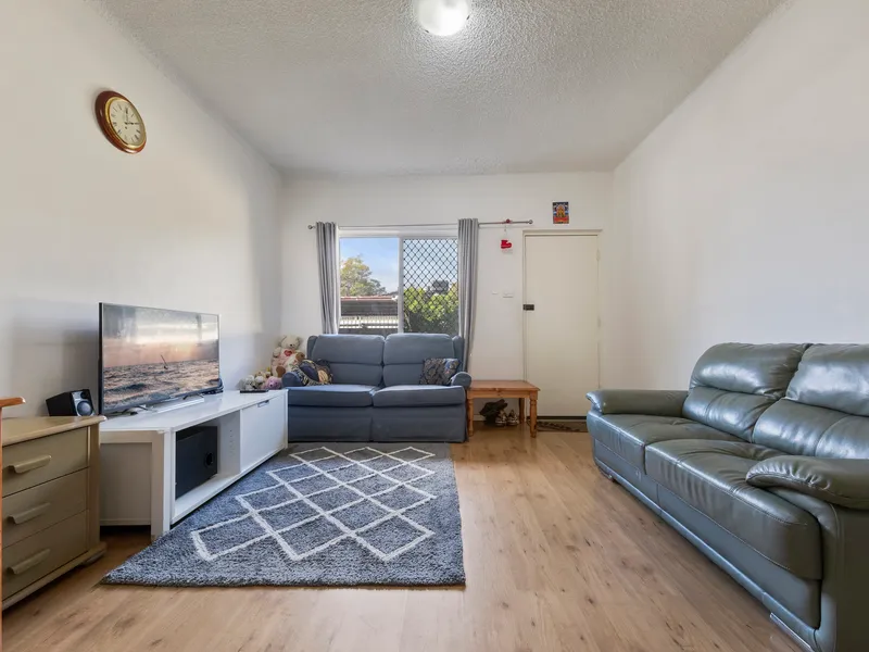 Ground Floor unit in Convenient Location