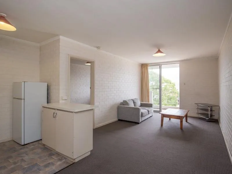Great Unfurnished Apartment in Great Location!
