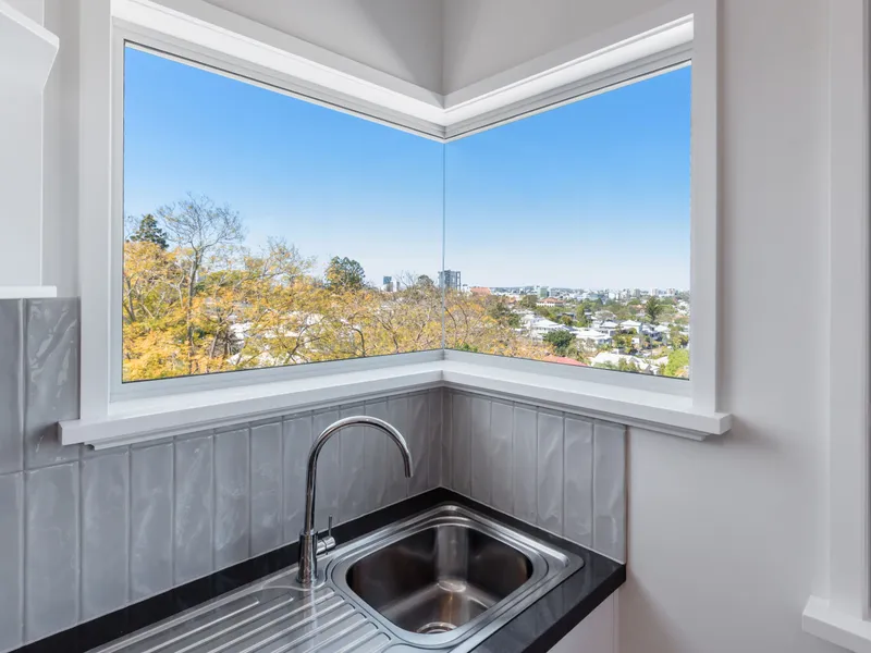 Brand New Studio Apartment at the High End of town