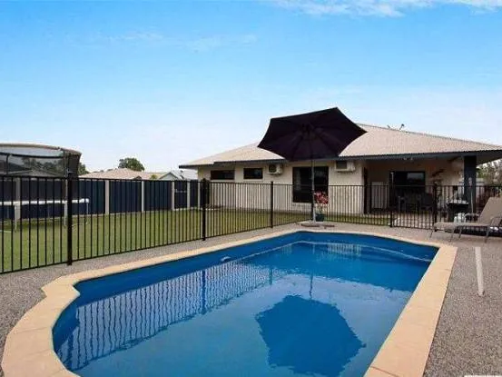 FAMILY HOME WITH POOL!