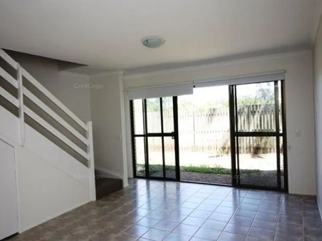 FABULOUS SPLIT-LEVEL TOWNHOUSE IN THE HEART OF MAROOCHYDORE!
