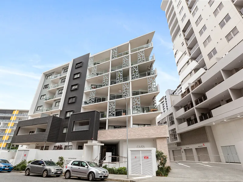 Spacious Two Bedroom Unit in Newstead