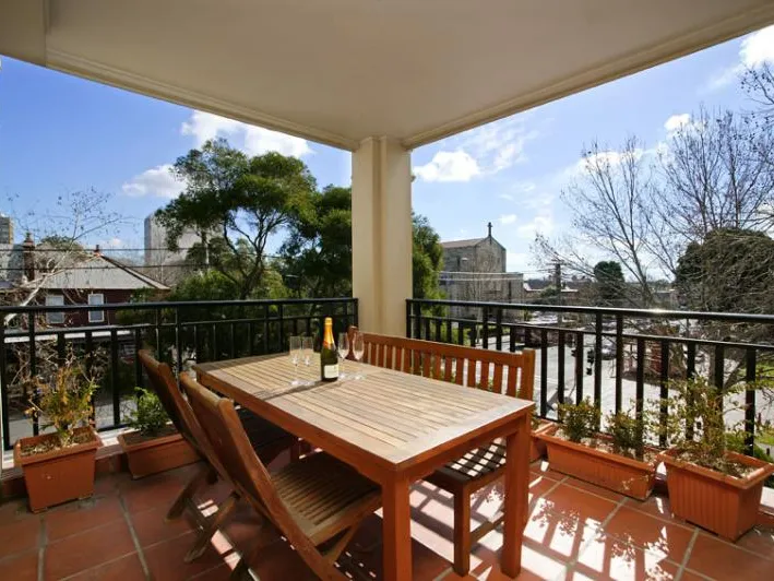 SOPHISTICATED INNER CITY LIVING