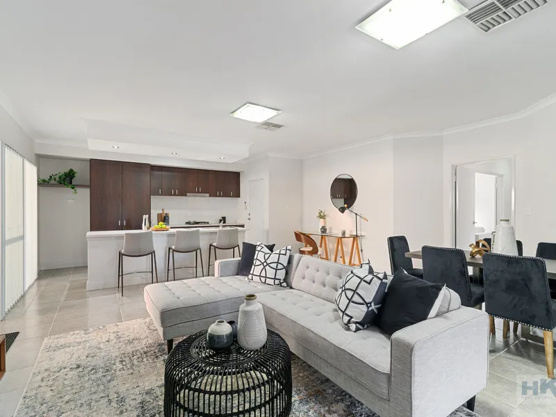 Tranquil Aveley home awaits......