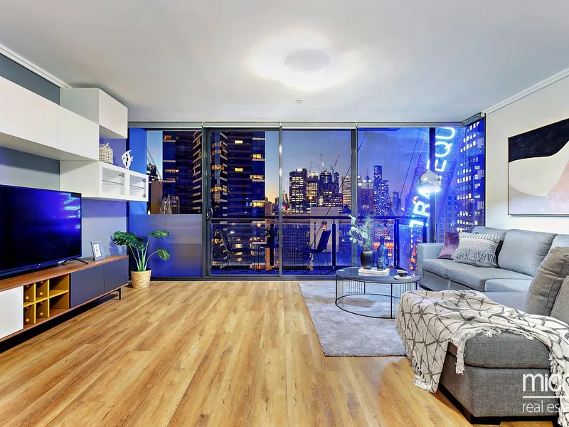 Commanding Corner Position in Spacious Southpoint Setting