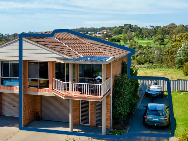 Sunny aspect in Sensational location