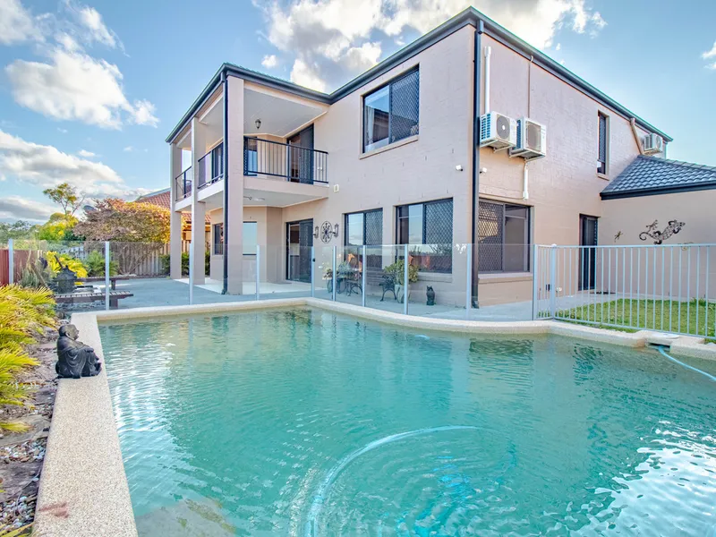 Six Bedroom + Study Manor with Pool - Sensational Views - Brilliant Position - Varsity Lakes