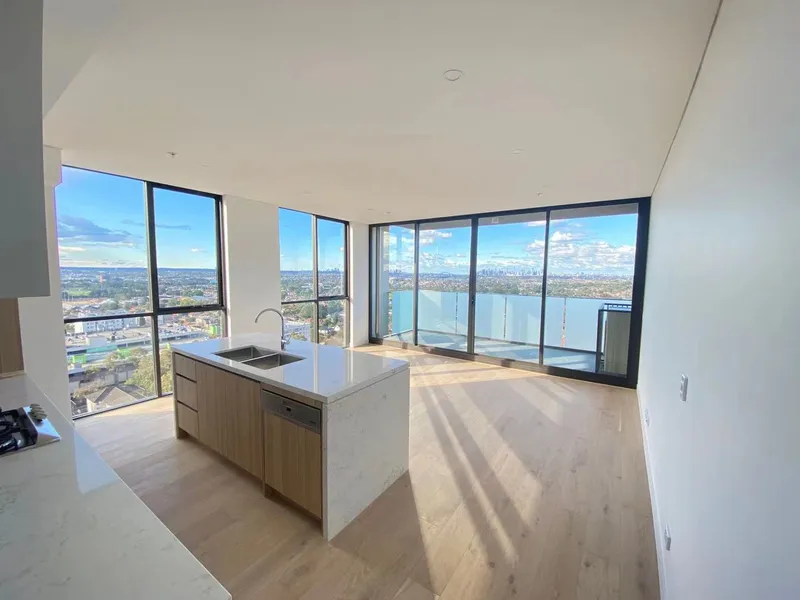 2 Bedroom Apartment in the center of Burwood with City Views