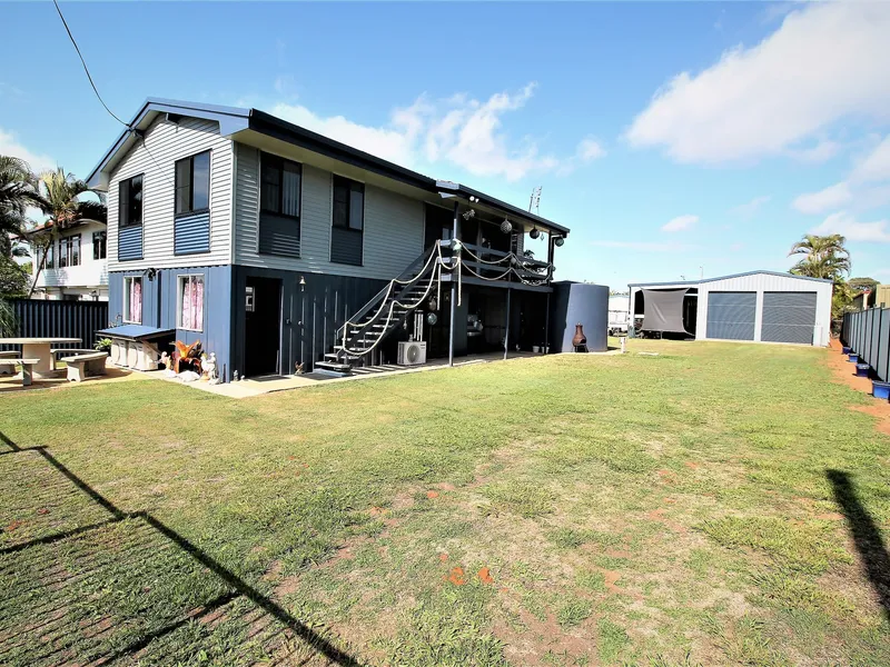 Beautiful home stones throw from the beach!