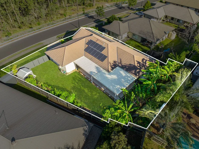 Immaculate Home on 800SQM Block!