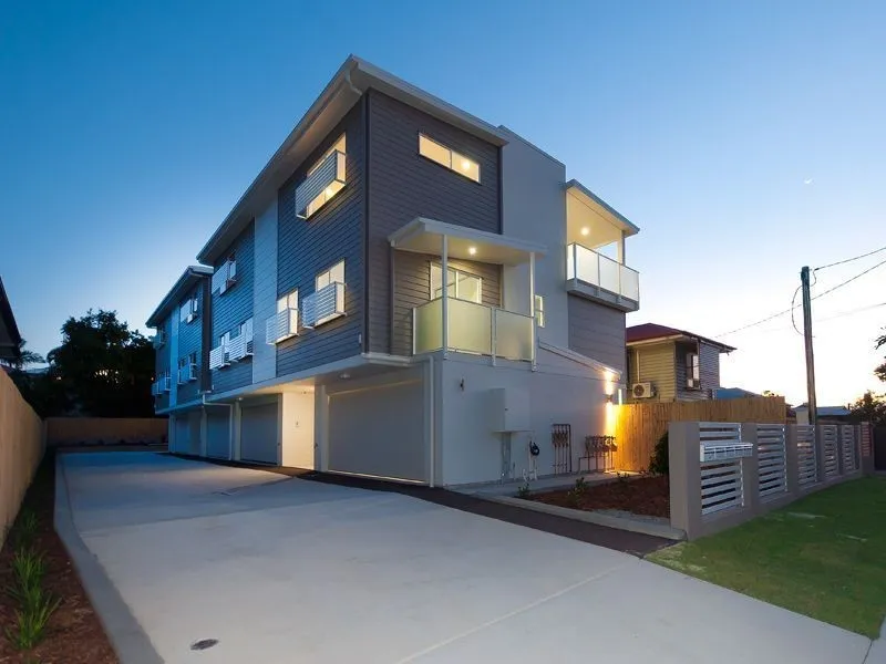 Beautiful Townhouse with a Stunning View!