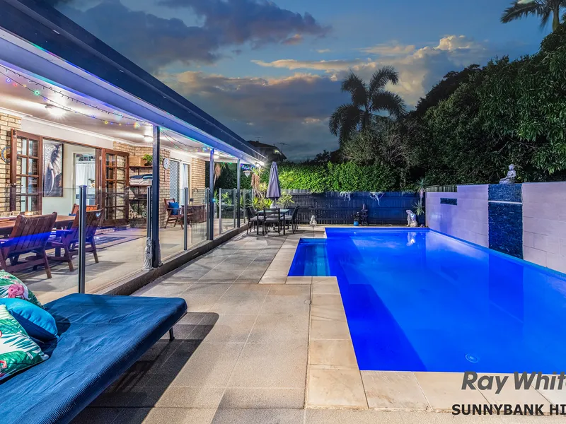 Characteristic Family Delight in Incredible Location!!