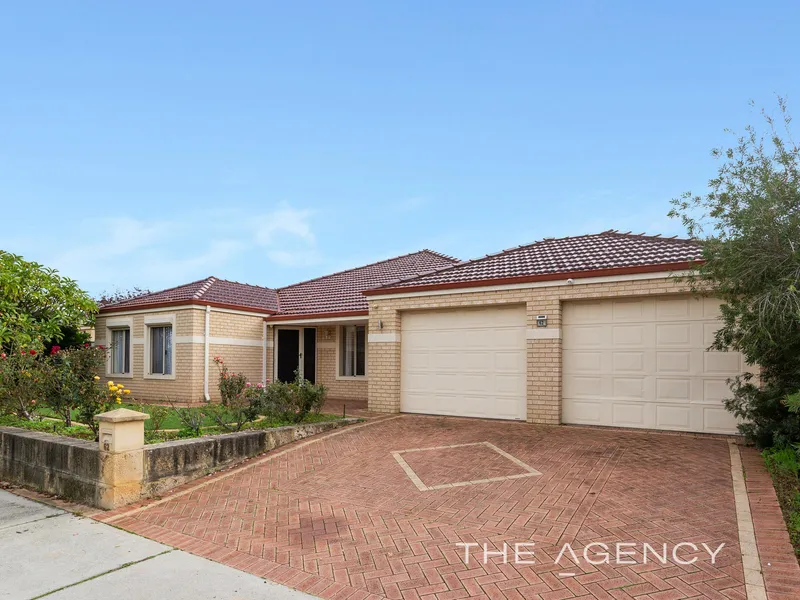 Family Oasis Awaits in Picturesque Henley Brook!