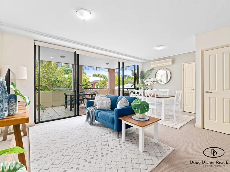 Three Bedroom Apartment in 'Regatta Riverside'