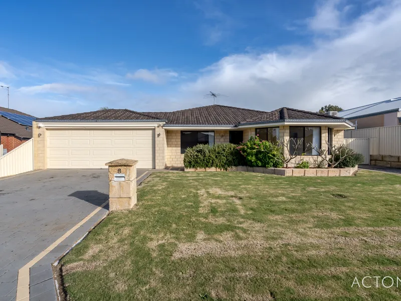 Stunning home in the heart of Dawesville!