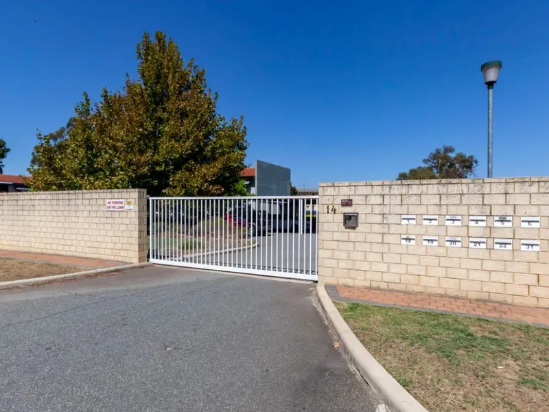 2 Bedroom 1 Bathroom Unit in a secure complex