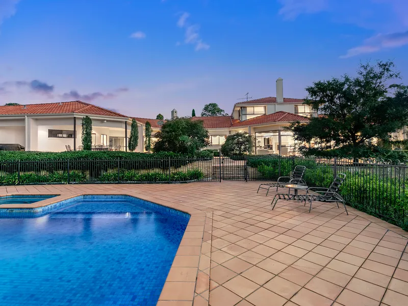 'ALICANTE'– DURAL'S ICONIC ESTATE