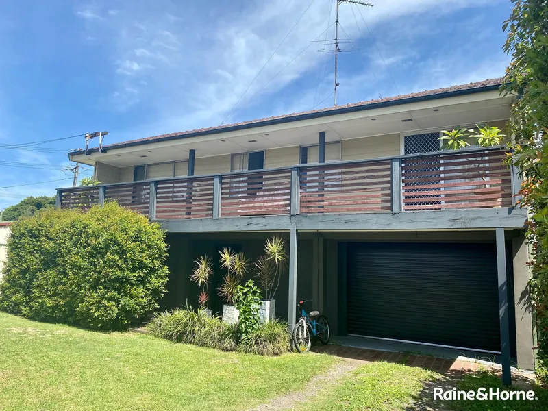 Bedroom Available in Modern Share House