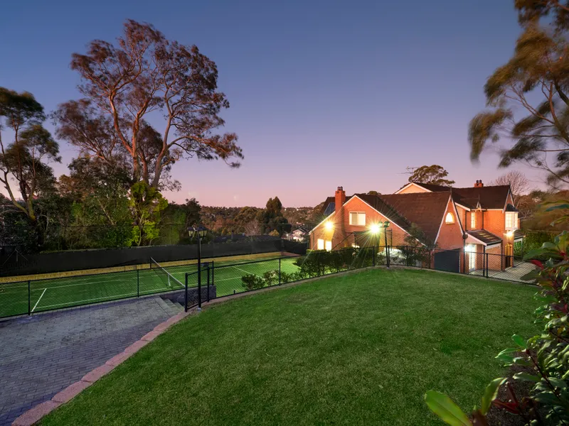 Grand Residence with Estate-like Grounds, Tennis Court and Pool