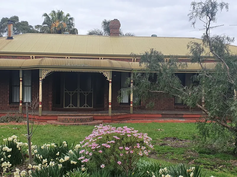 Beautiful & Cosy Henley Home