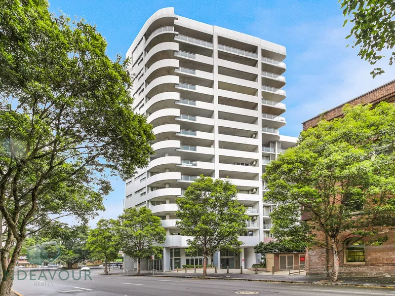 Stunning One Bedroom Apartment With City View