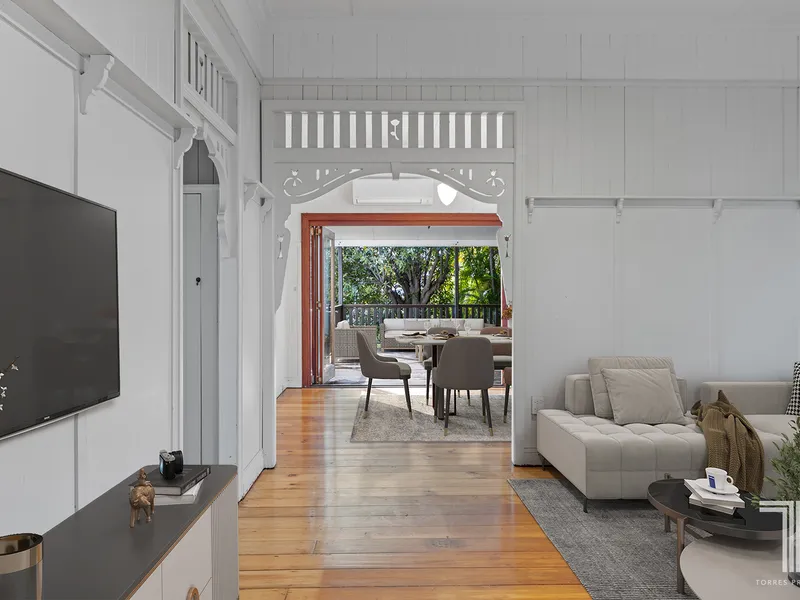 Refreshed Queenslander in Prime Position