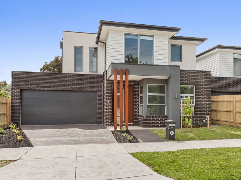 ELEGANCE MEETS URBAN PLAYGROUND!