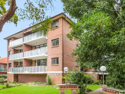 2/35 NOBLE STREET, ALLAWAH