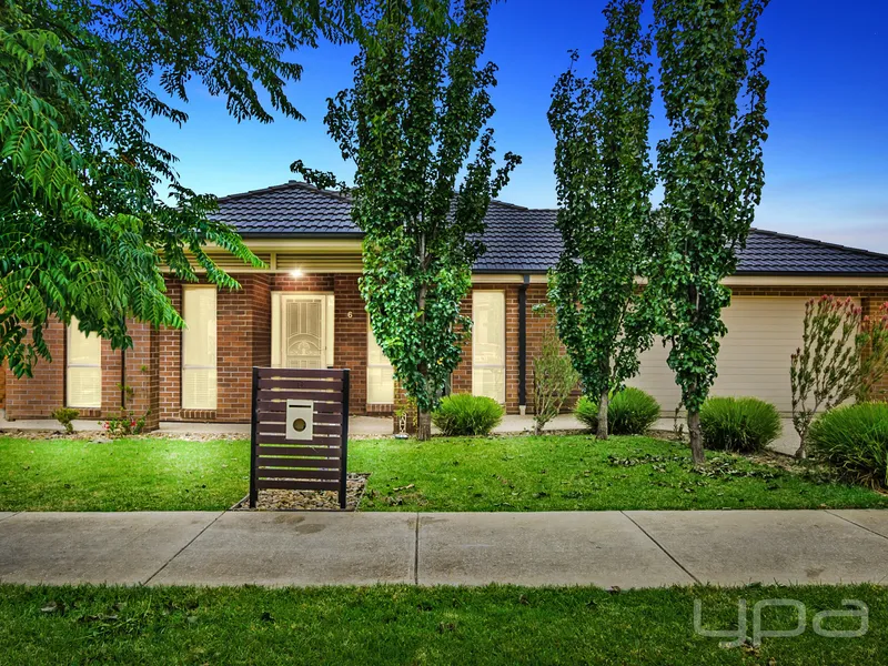 FAMILY FRIENDLY HOME IN A TREE LINED COURT