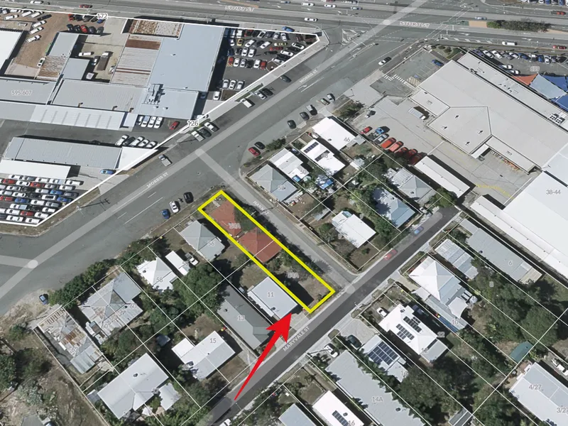 RENOVATORS OPPORTUNITY OR DEVELOPMENT SITE 