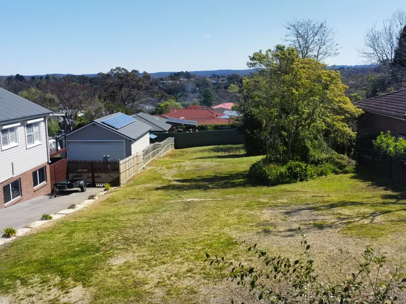An ideal block of land with a picturesque outlook in the Blue Mountains