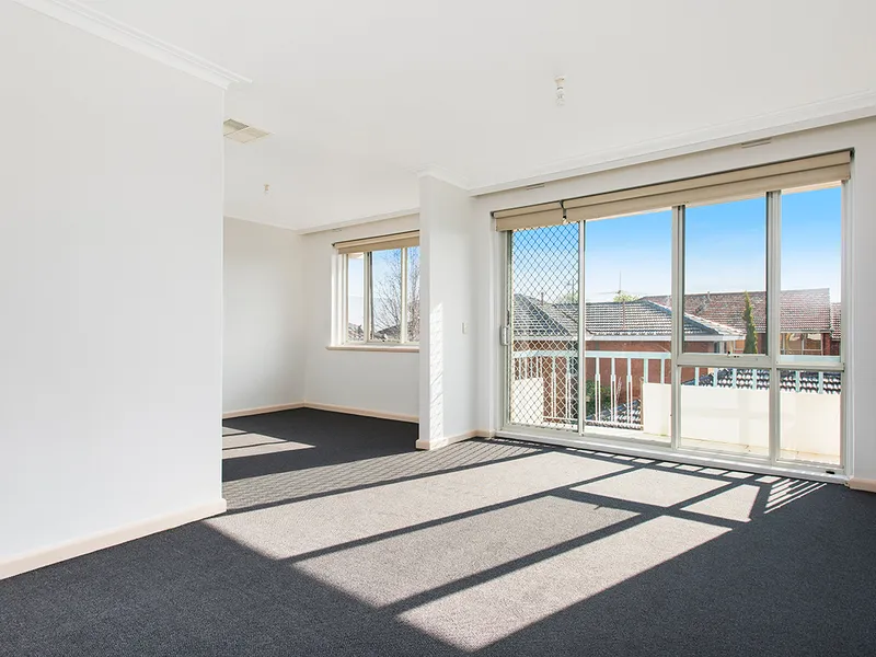 SPACIOUS 3 BEDROOM APARTMENT | FLARE REAL ESTATE