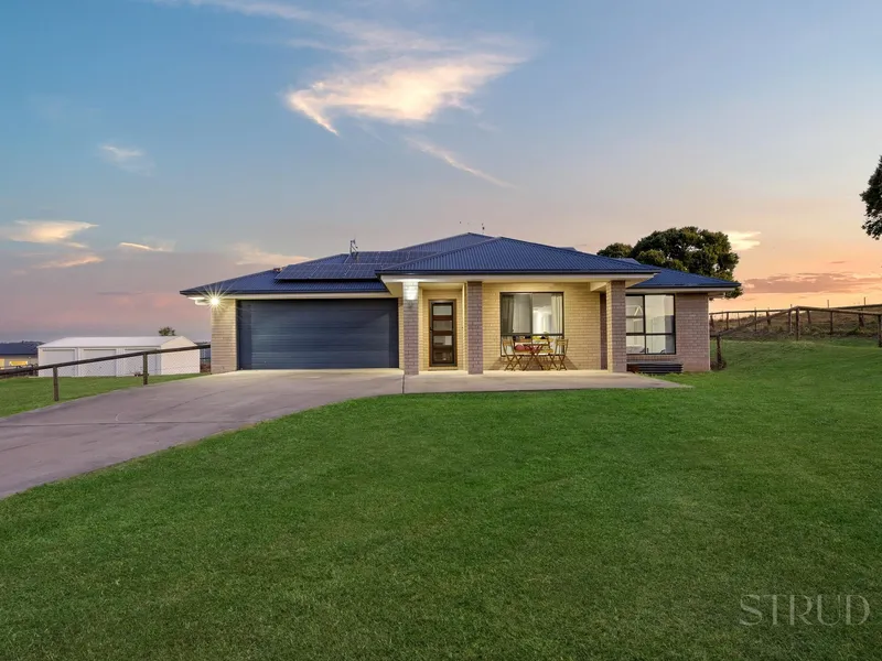 Quality Family Home In Sort after Country Hills Estate