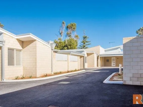 LOVELY UNIT CLOSE TO THE BEACH - NRAS - BREAK LEASE